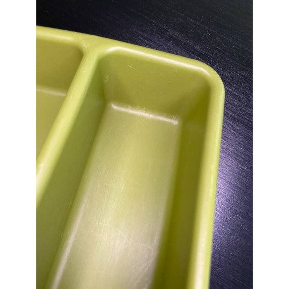 OLIVE GREEN CUTLERY Tray - Rubbermaid Flatware Tray - Vintage 70s - 9" x 12 1/2" - Picture 4 of 8